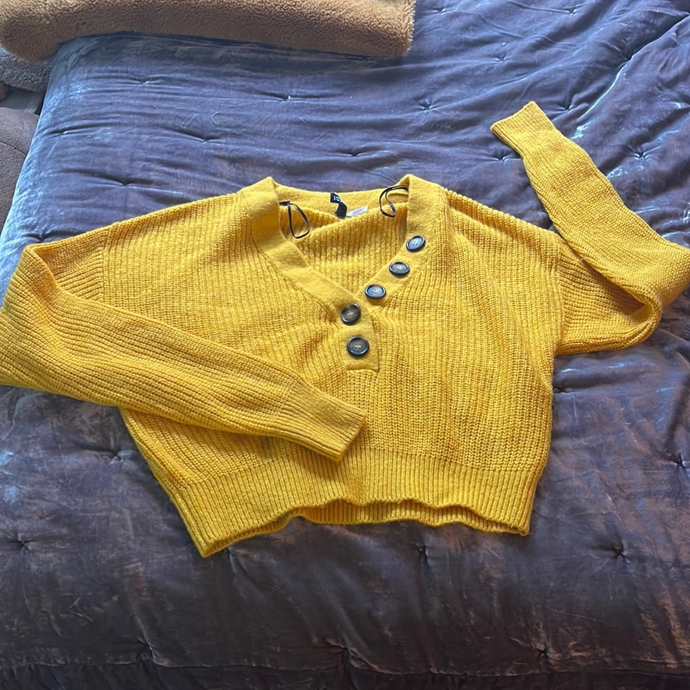 Cropped sweater